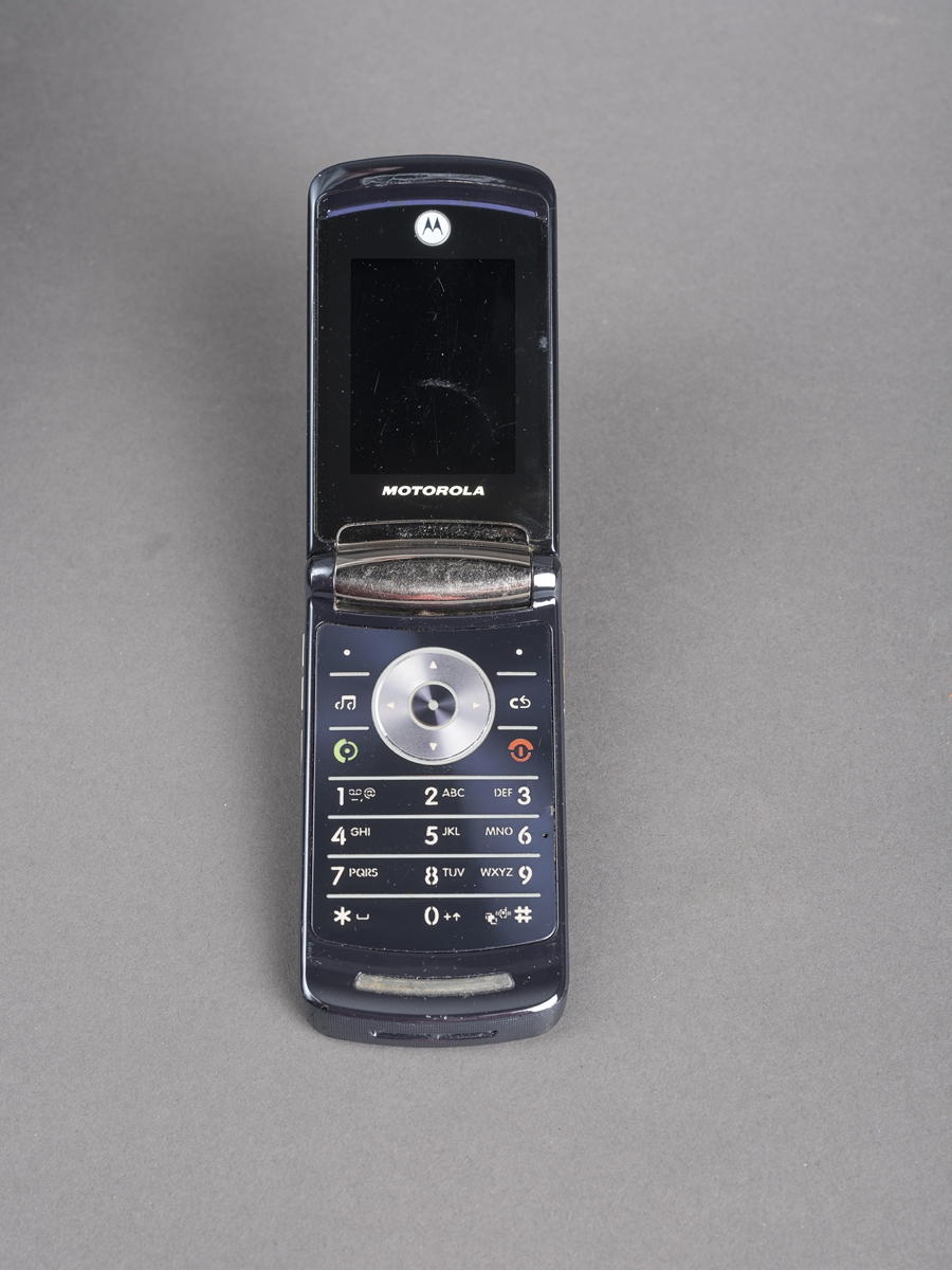 Κινητό τηλέφωνο Motorola razr2 V8