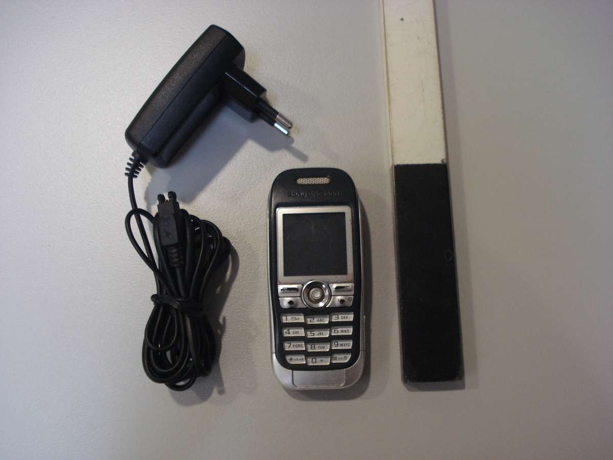 Κινητό Τηλέφωνο Sony Ericsson J300i