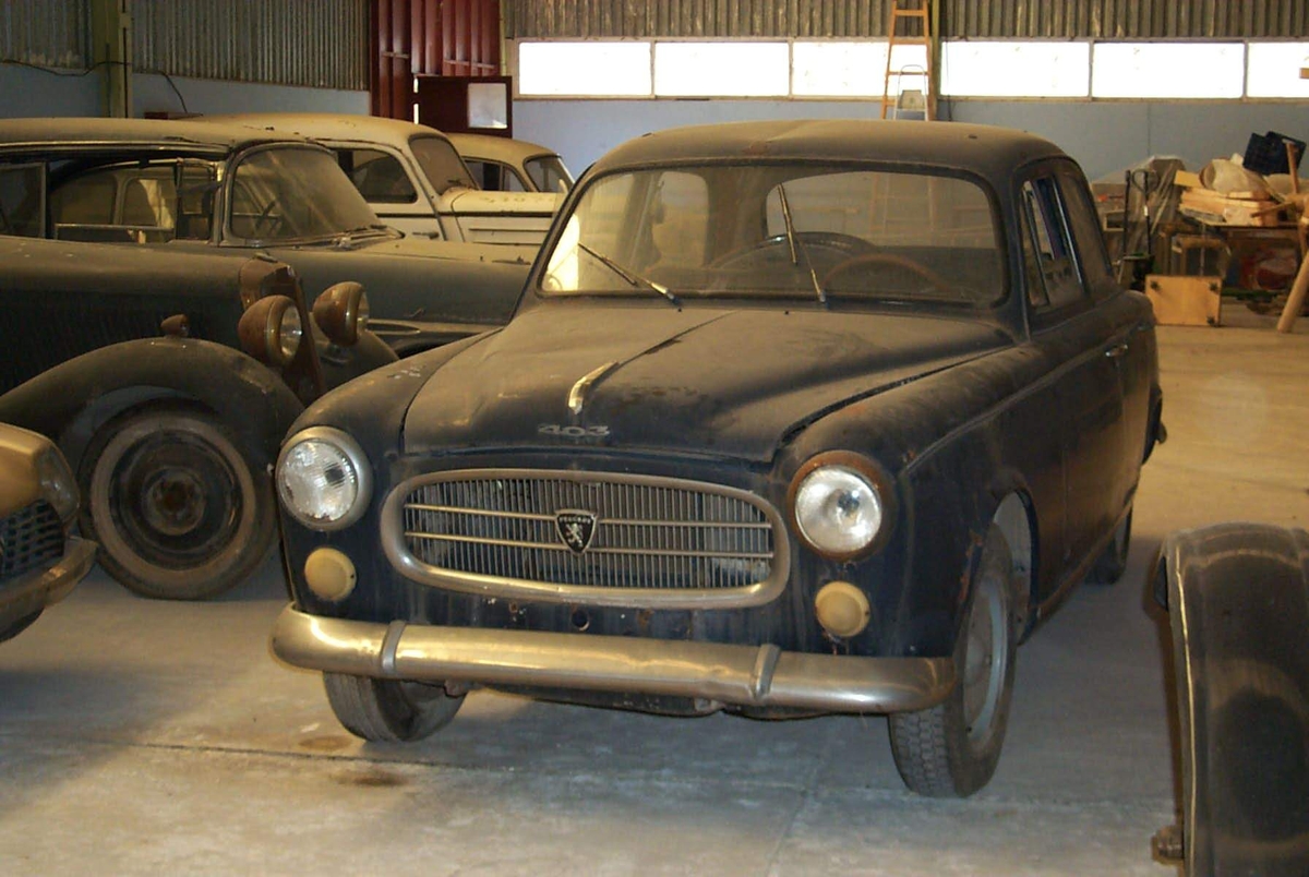 Car Peugeot 403