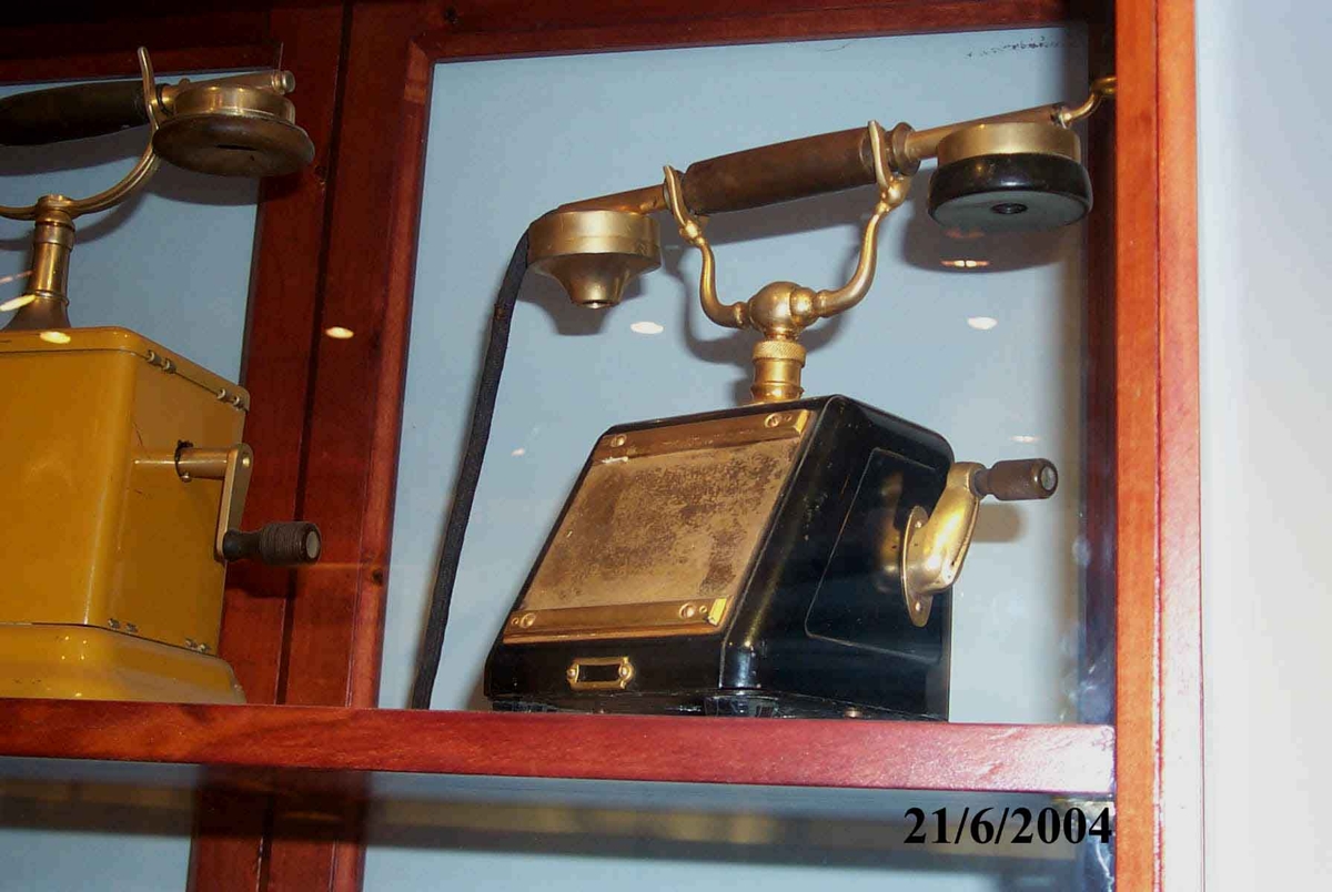 Manual Telephone Device