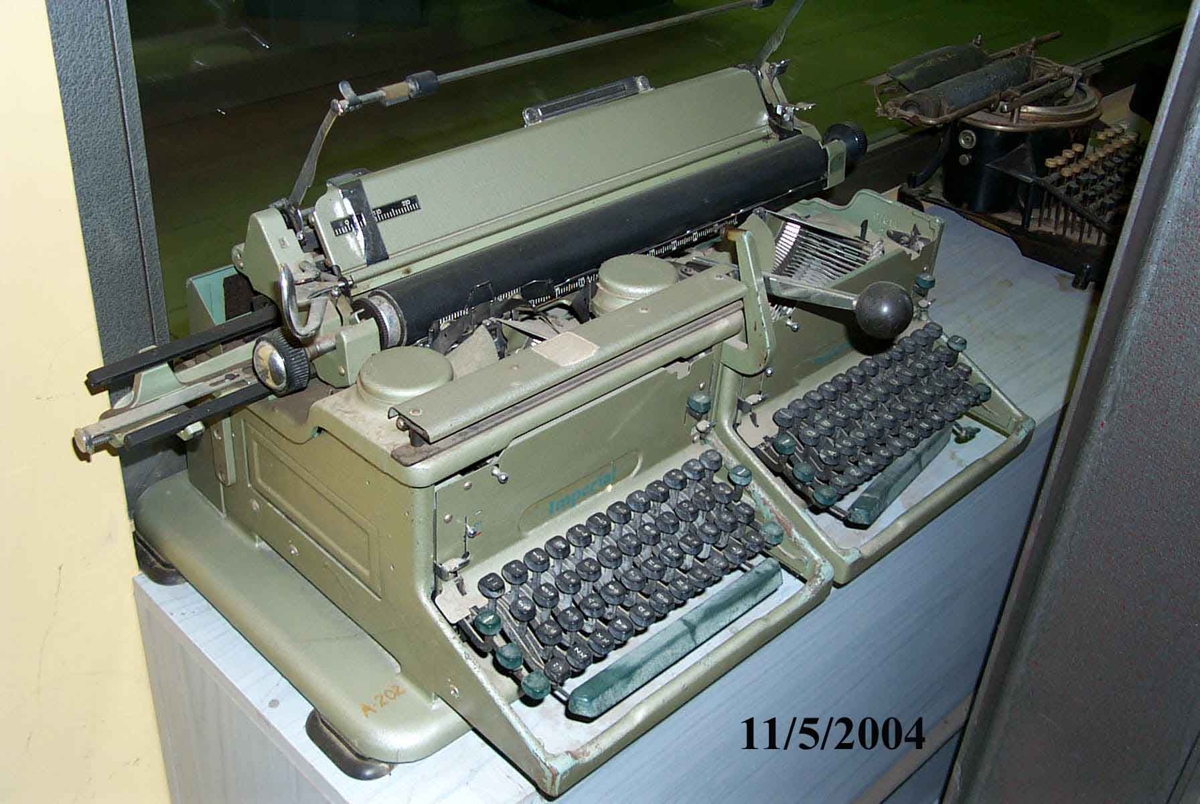 Imperial typewriter with double keyboard